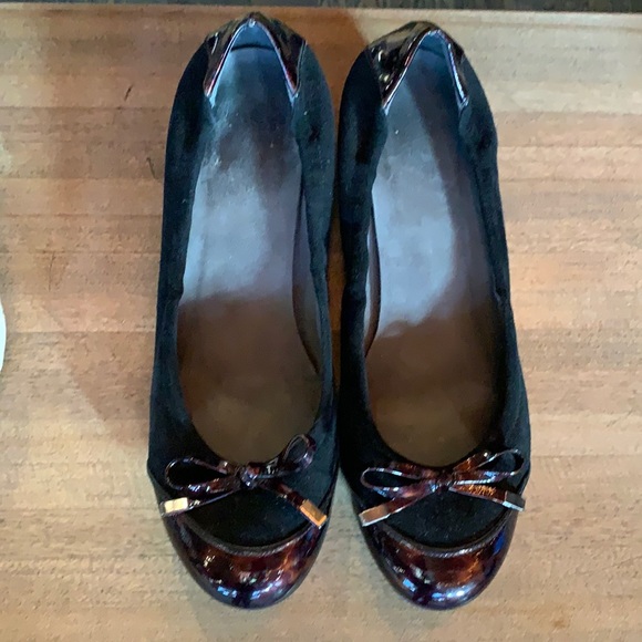 Stuart Weitzman size 8.5 bow flats - Picture 1 of 3